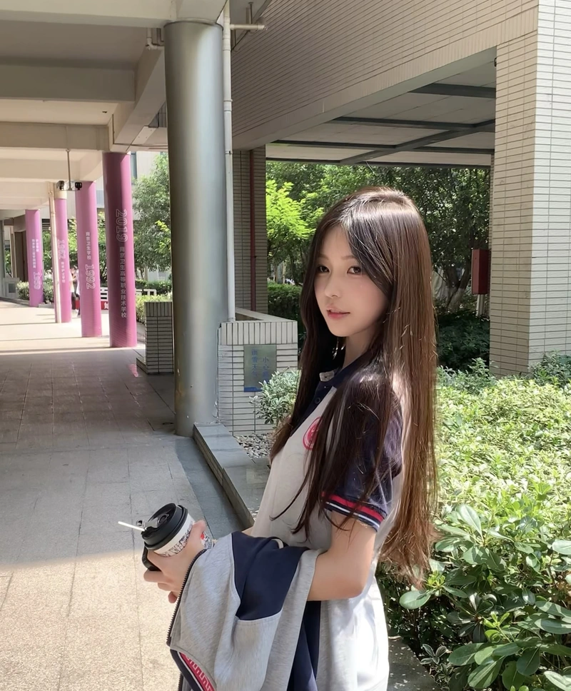 Hình gái xinh 2k12 mang vẻ ngoài tự nhiên