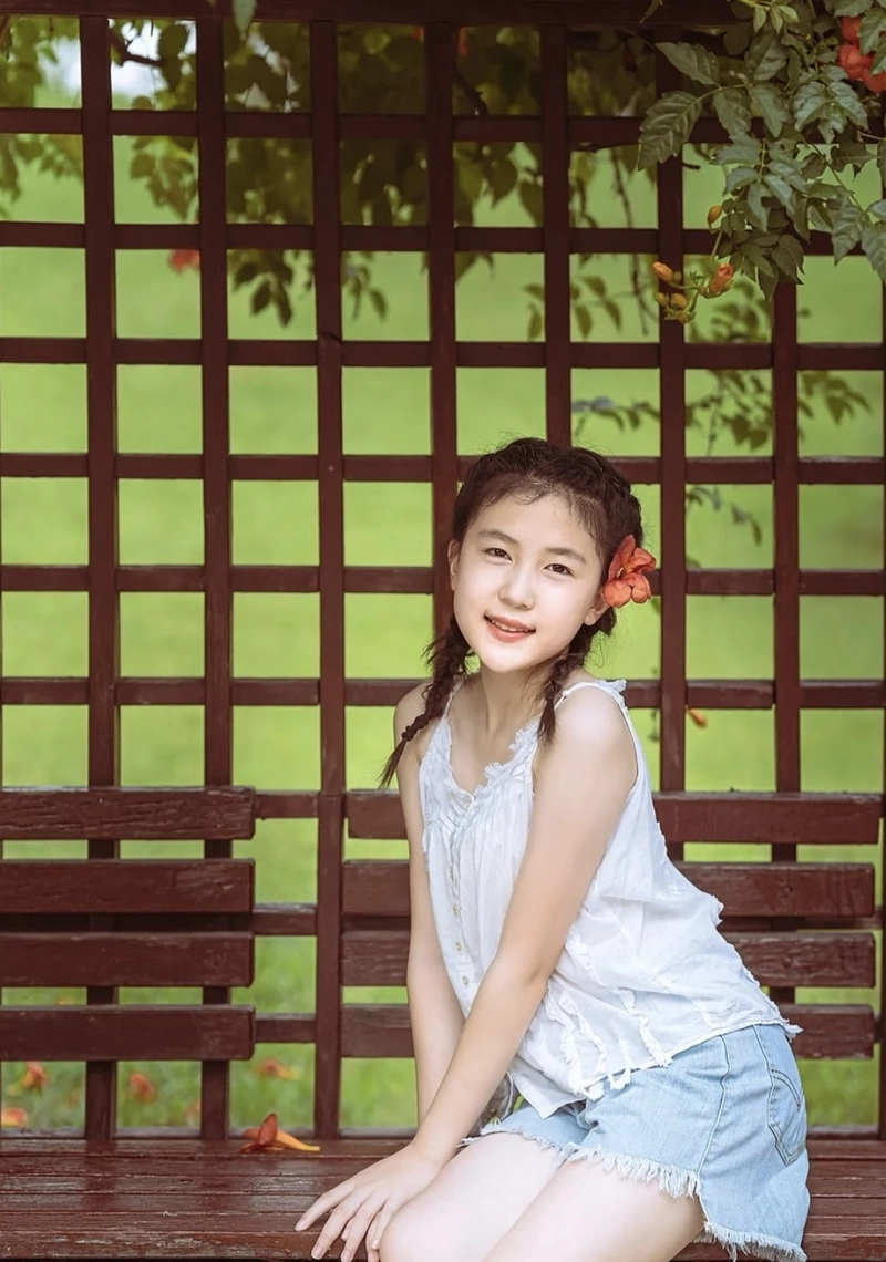 Hình gái xinh 2k13 phong thái nhẹ nhàng tự nhiên