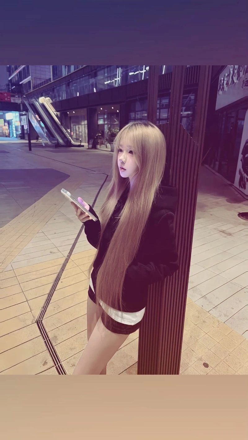 Hình girl phố lạnh lùng kiêu sa