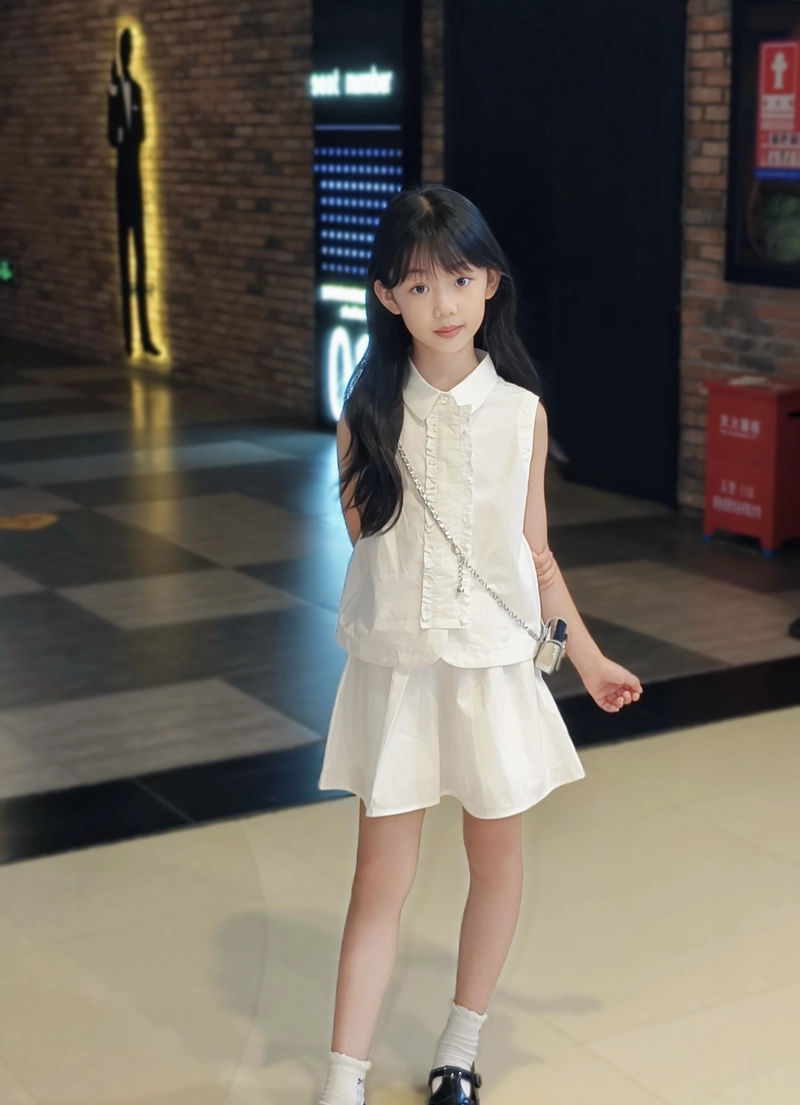 Khoảnh khắc trong sáng cùng ảnh gái xinh lớp 5