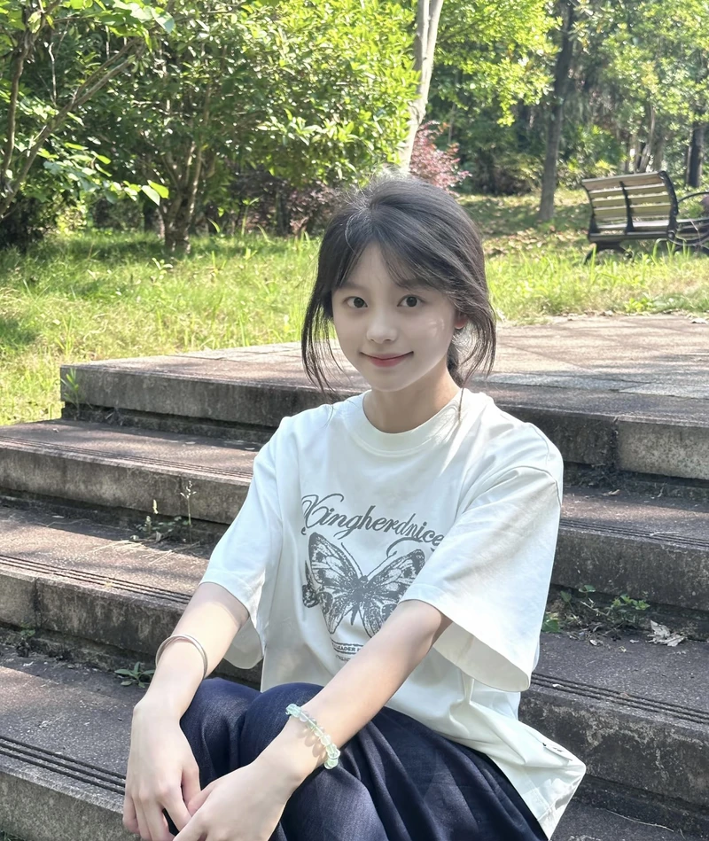 Khoảnh khắc vui tươi của gái xinh 2k12