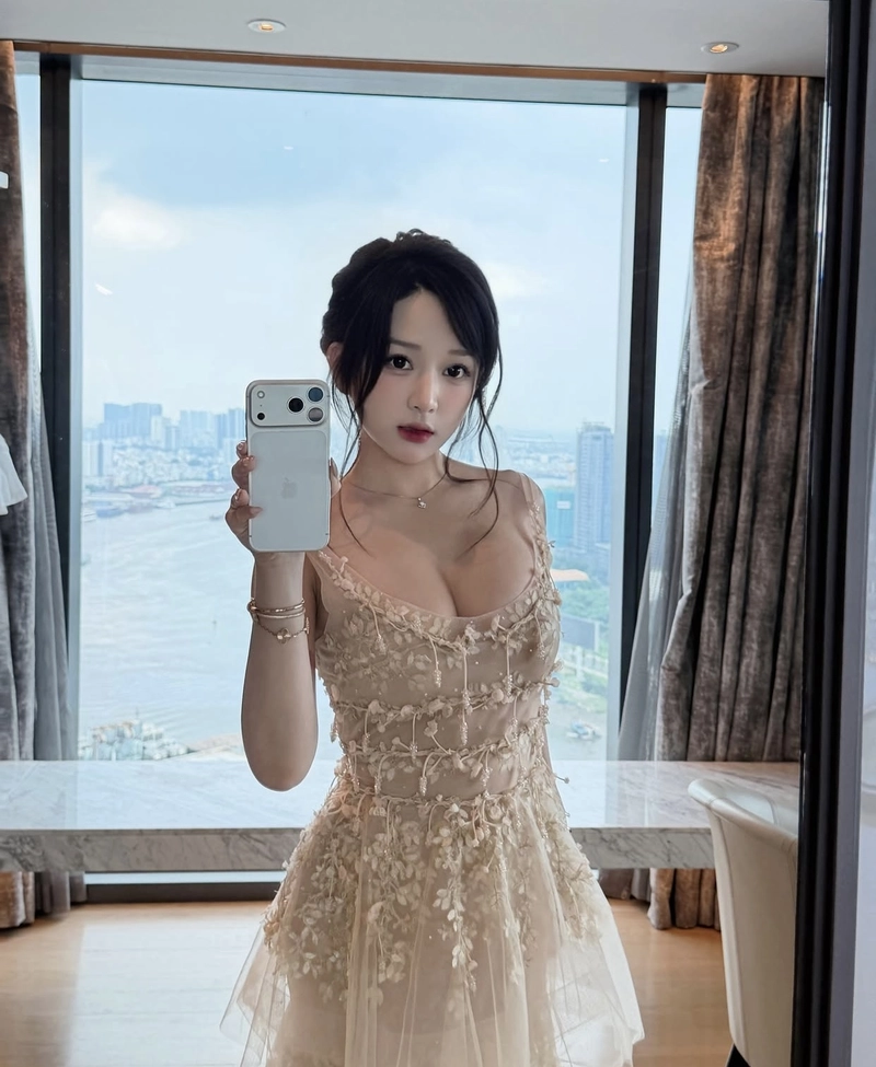 Khoe vú to gái xinh ảnh đẹp