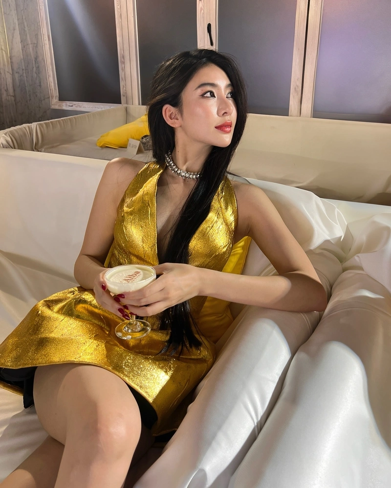 Linh Trương TikToker sexy ngực khủng dâm đãng