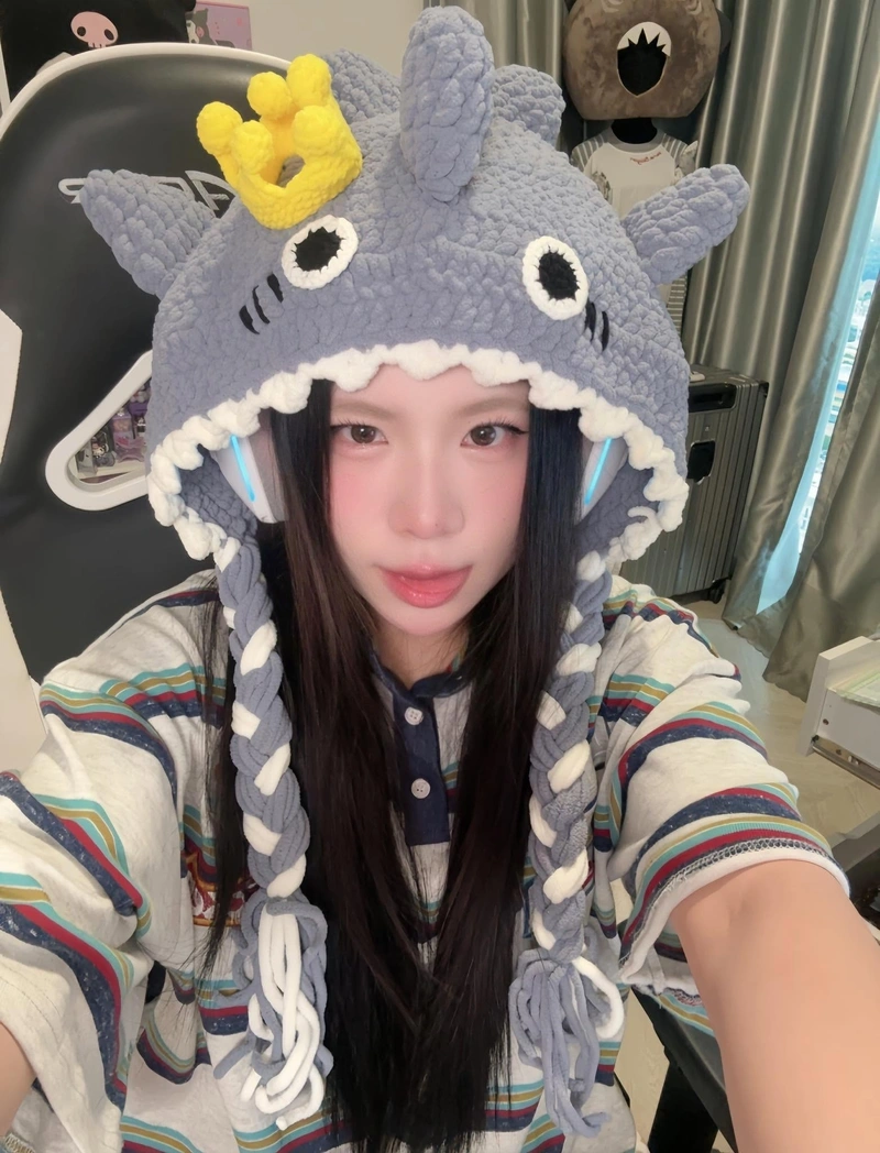 Mông Sammy Đào tròn căng hút hồn