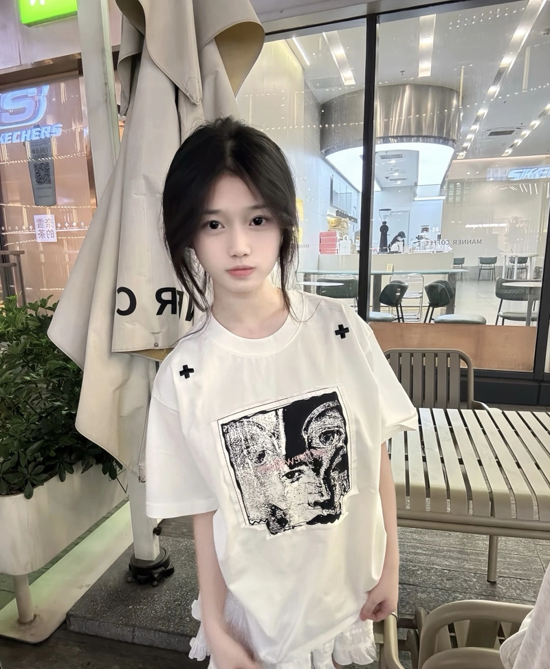 Nét mặt trong trẻo cùng gái xinh 2k14