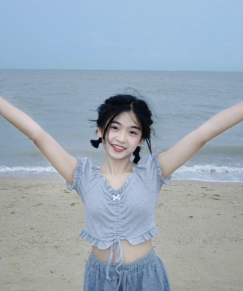 Nụ cười đáng yêu cùng gái xinh 2k13
