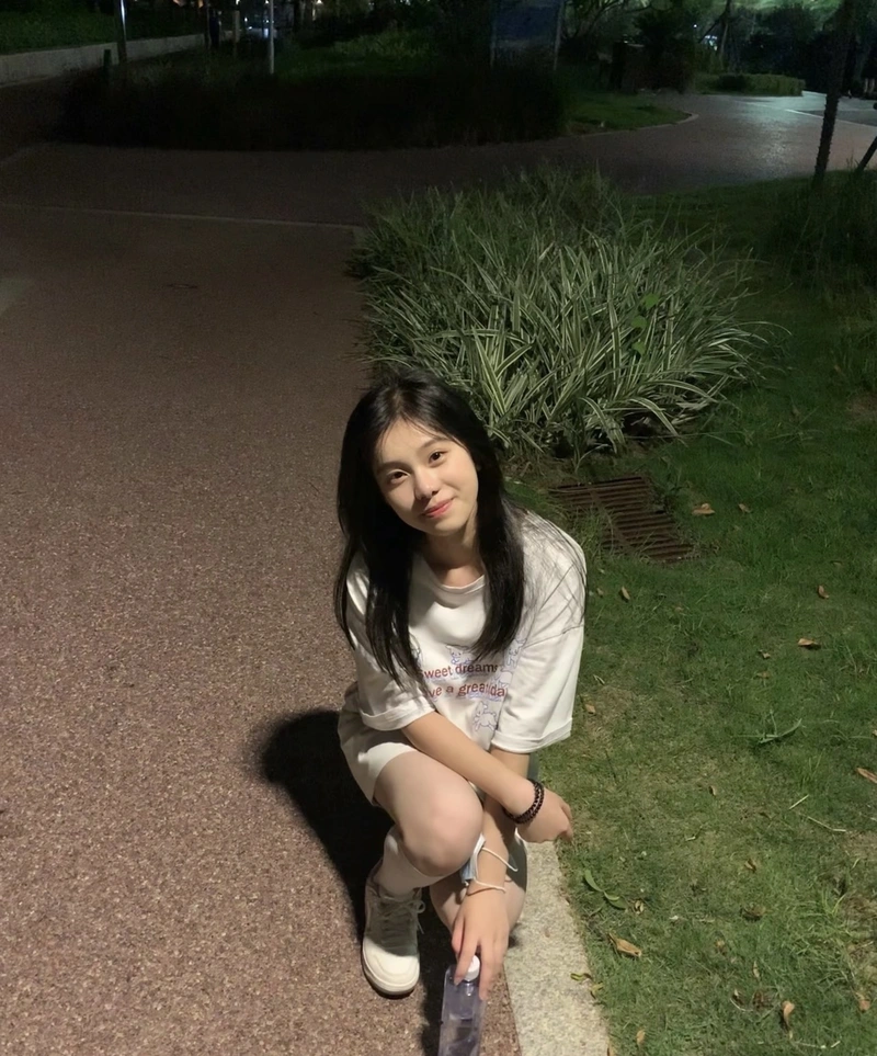 Nụ cười đáng yêu cùng gái xinh 2k14