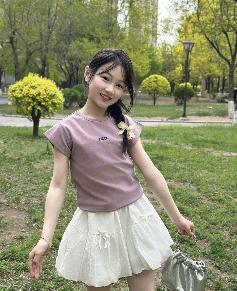 Nụ cười rạng rỡ của ảnh gái xinh lớp 5