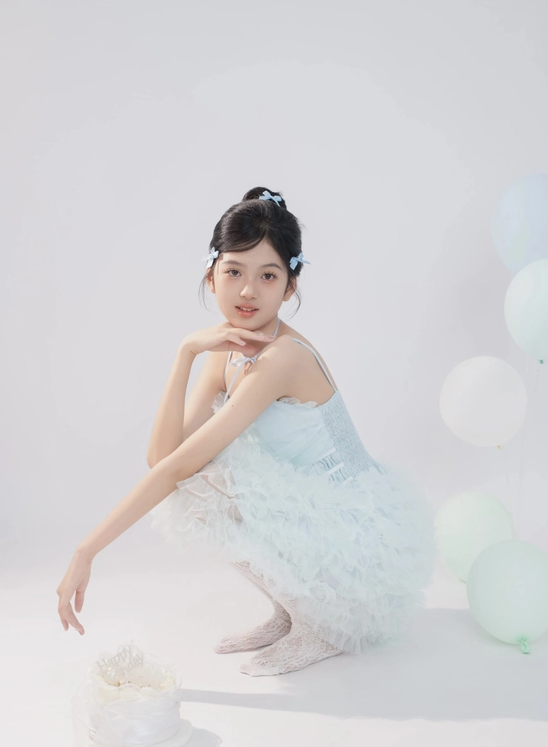 Phong thái nhẹ nhàng của gái xinh 2k13