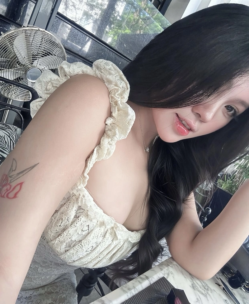 Vú đầy đặn đẹp ảnh gái xinh